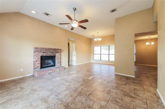 Building Photo - 2313 Crestview Ln