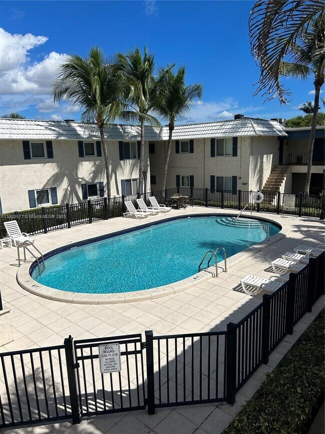 Foto del edificio - 8607 SW 68th Ct