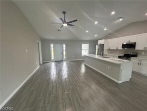 Building Photo - 3804 NE 9th Pl