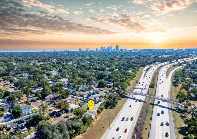 Foto del edificio - 2100 28th Ave N