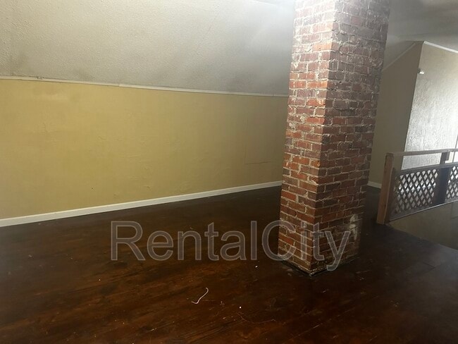 Building Photo - 427 E Deaderick St