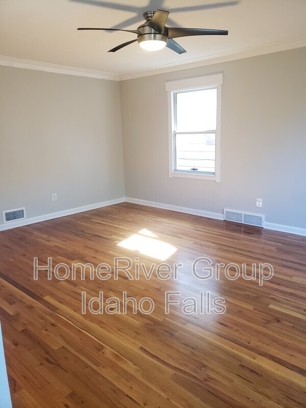 Building Photo - 670 L St