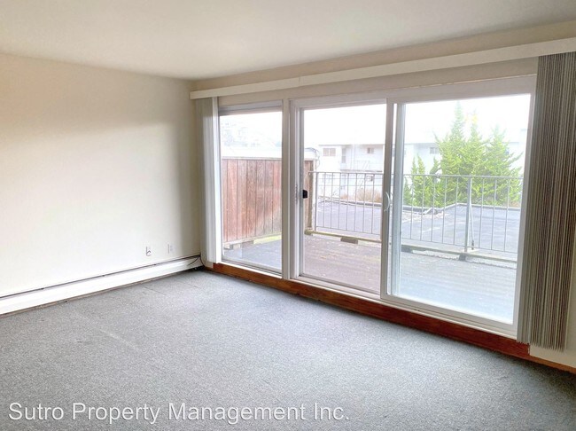 Building Photo - 2 Crestline Dr