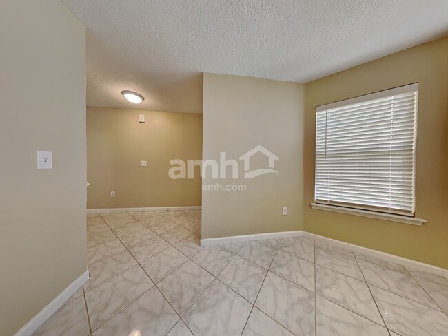 Building Photo - 9422 Daniels Mill Dr