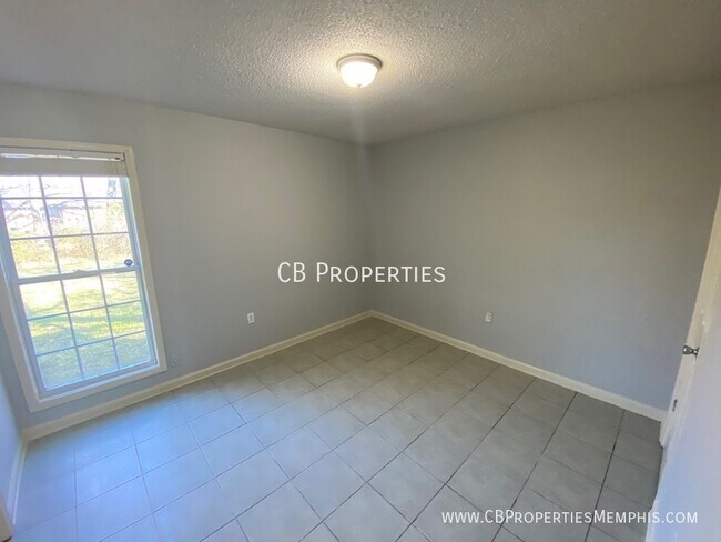 Building Photo - $250 Gift Card Promo