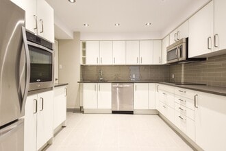 Building Photo - 3468 Rue Drummond