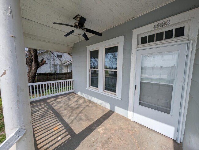 Photo - 1522 Buncombe Rd House