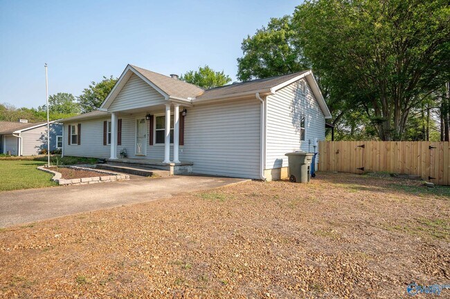 Foto del edificio - 912 Mountain Gap Rd SE