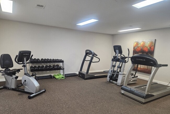 Building Photo - Meadow Lake