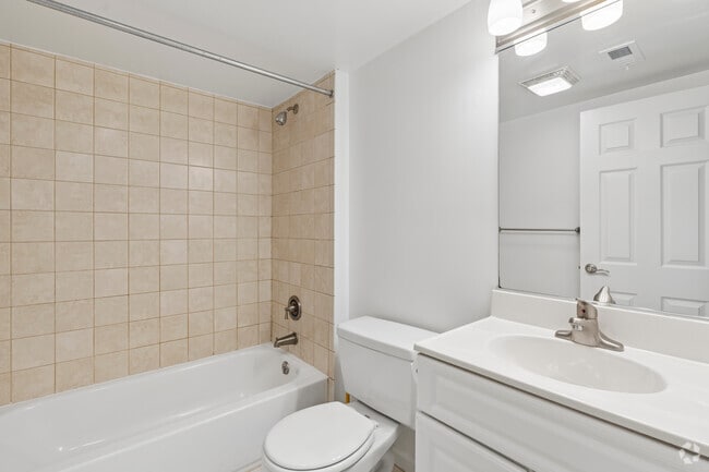 The Hawk 1BR, 1BA - 760SF - Bathroom - The Landings