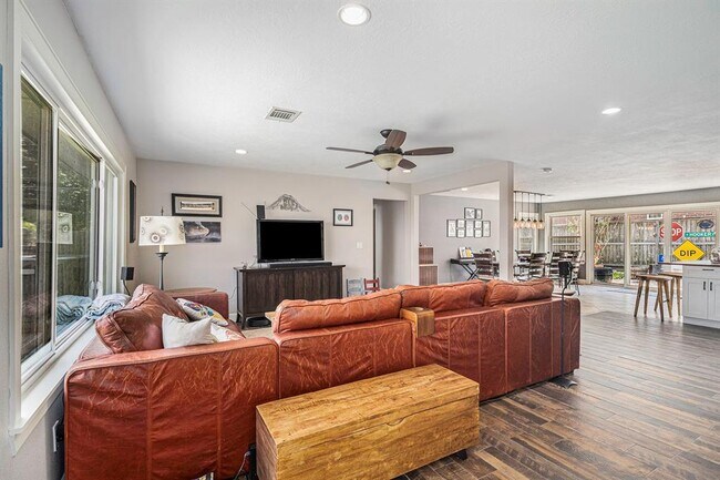 Foto del edificio - 10703 Willowgrove Dr