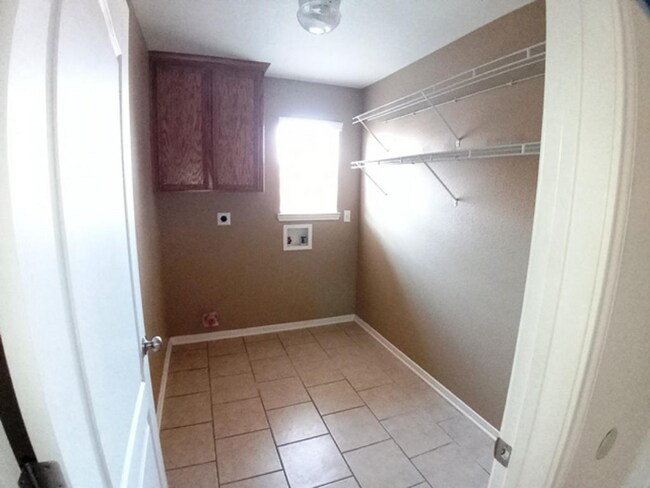 Foto del edificio - 3608 Dewitt County Ct