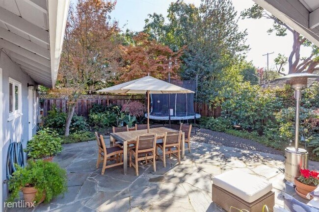 Foto del edificio - 3 br, 2 bath House - 205 Walter Hays Dr