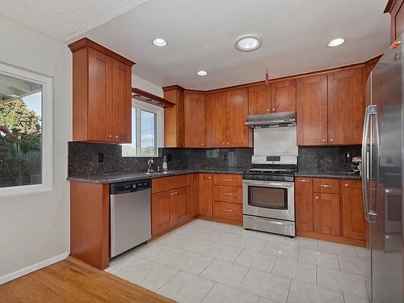 Building Photo - 2574 Crestline Dr