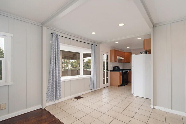 Building Photo - 5061 keeney