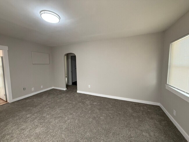 Foto del edificio - 2/1 Updated Hillyard Home