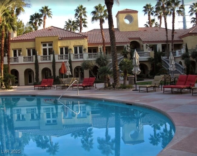 Building Photo - 210 E Flamingo Rd