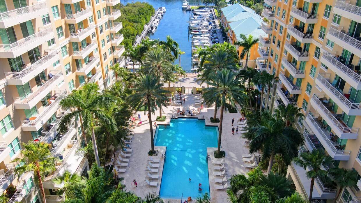 Foto principal - 700 E Boynton Beach Blvd