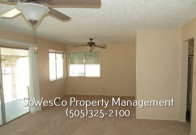 Building Photo - Three Bedroom Two Bath Home with Two Car Garage
