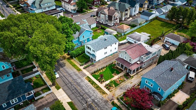 Foto del edificio - 326 Grovers Ave