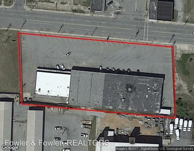 Building Photo - 902 E Green Dr