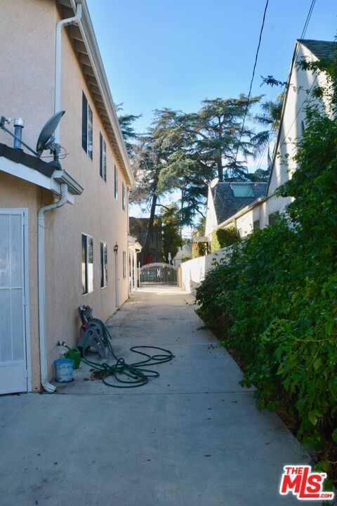 Foto del edificio - 548 N Windsor Blvd