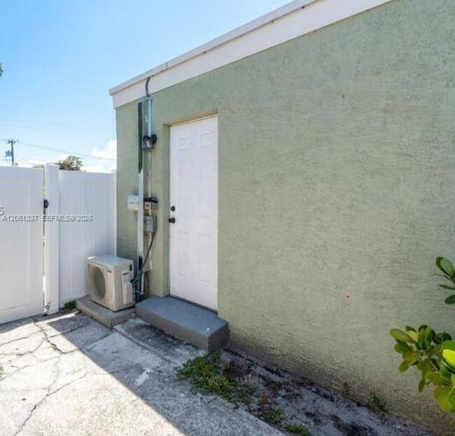 Building Photo - 505 Malverne Rd