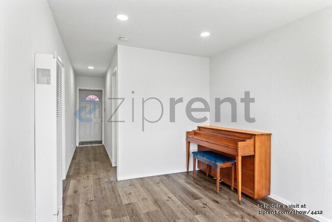 Foto del edificio - 5210 Sacramento Ave