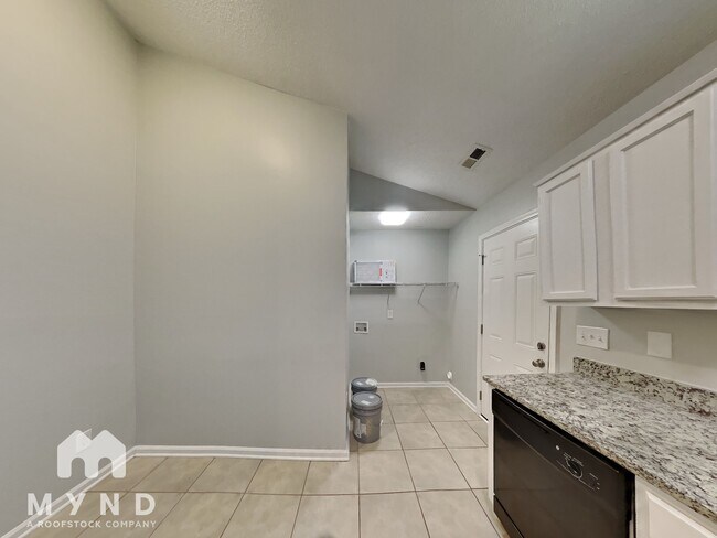 Building Photo - 9625 Farmridge Ln