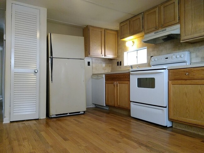 Foto del edificio - Charming home in popular Hillsborough