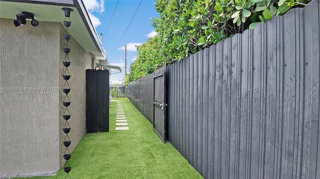 Building Photo - 801 NW 172nd Terrace