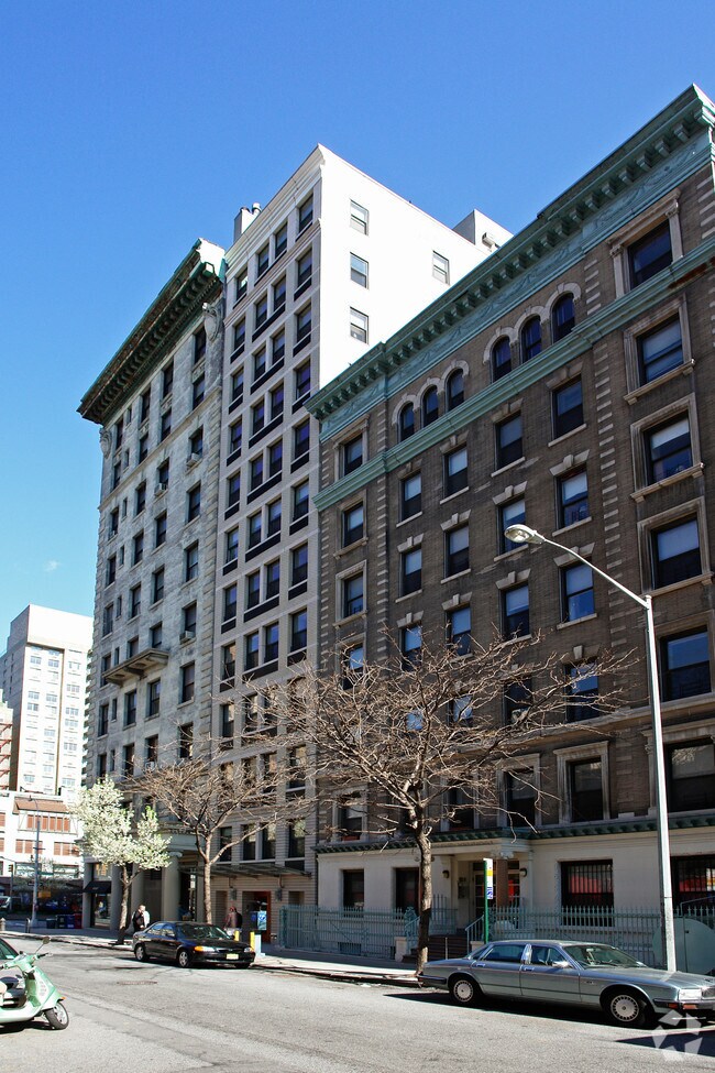 Building Photo - 223 W 80th St