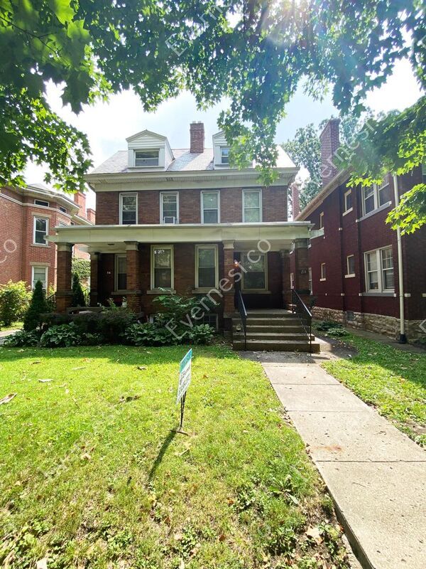 Primary Photo - 84 N Monroe Ave
