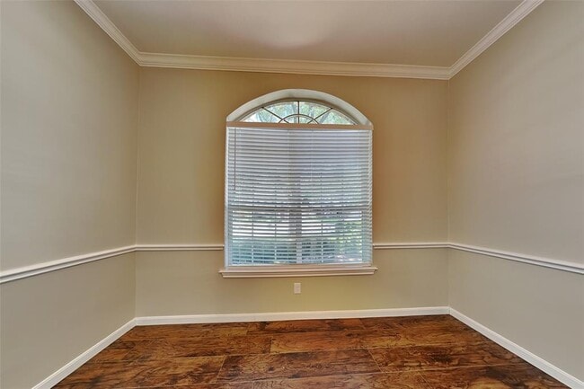 Building Photo - 15610 Forest Run Dr