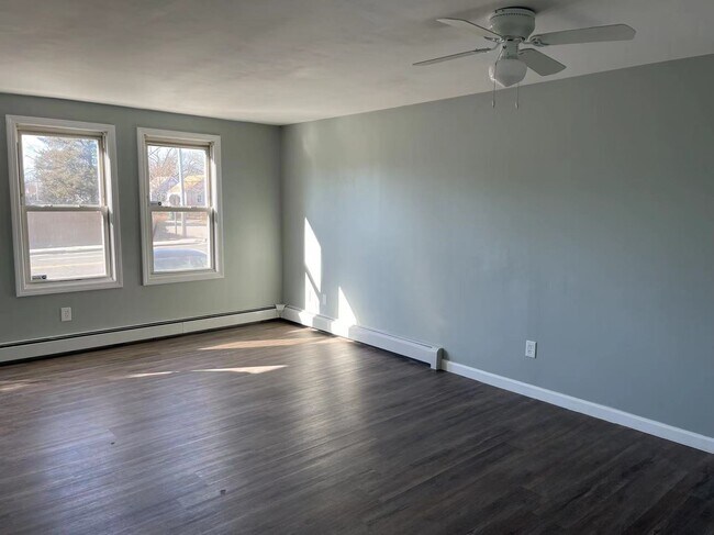 Foto del edificio - 2134 Warwick Ave