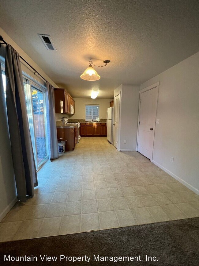 Building Photo - 3 br, 2 bath House - 2810 SW Cascade Ave.