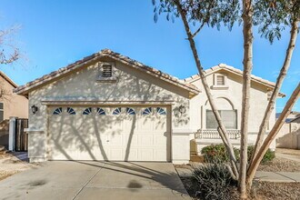 Building Photo - 5158 W Vista Ave