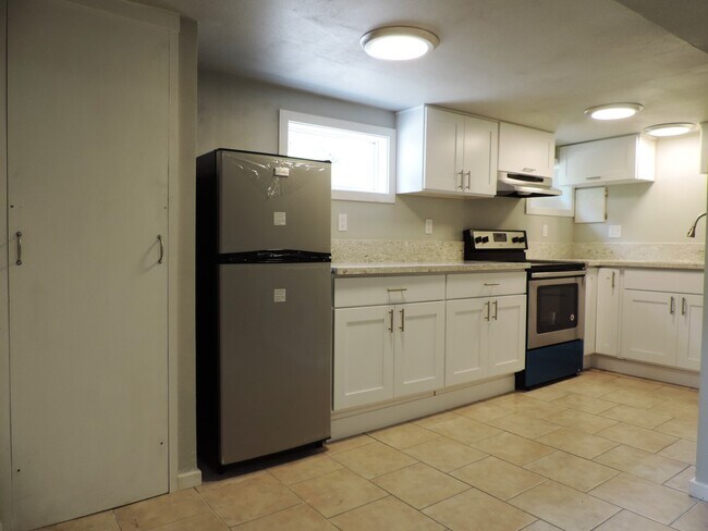 Building Photo - 225-18 - 1010 E. 8th