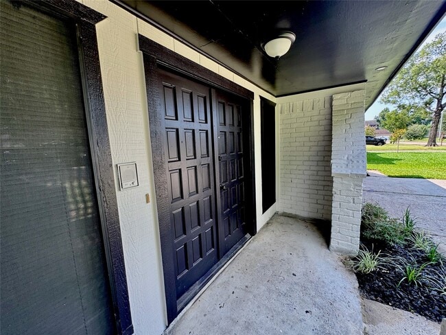 Foto del edificio - 15218 Falcon Ridge Dr