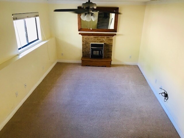 Building Photo - Month to month lease or 6 month lease avai...