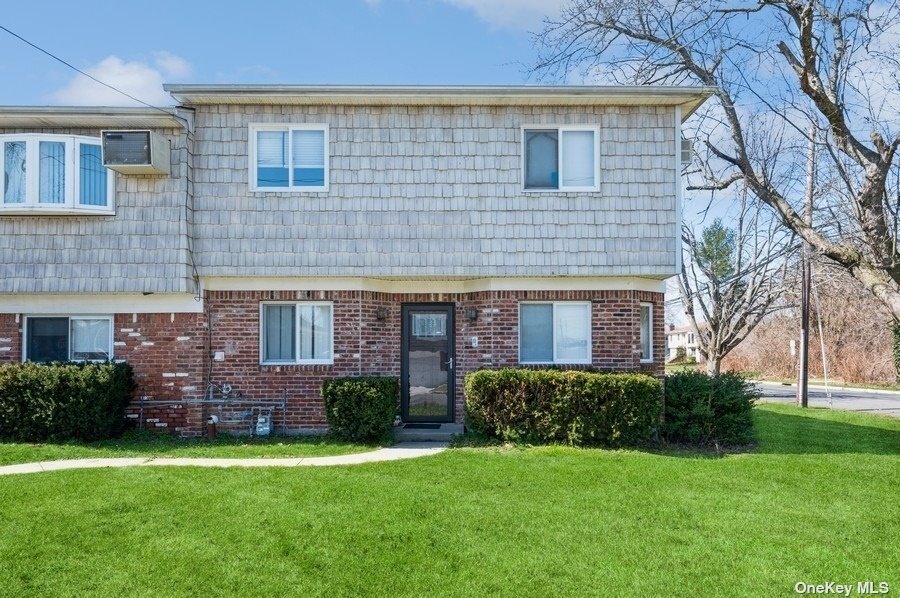 Primary Photo - 2456 Neptune Ave