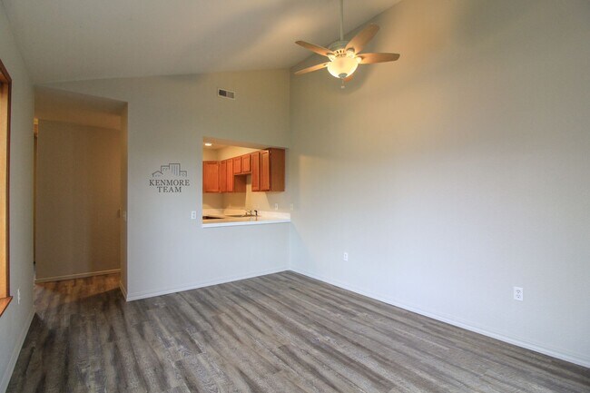 Foto del edificio - 2 Bed/1 Bath Central Richland Duplex