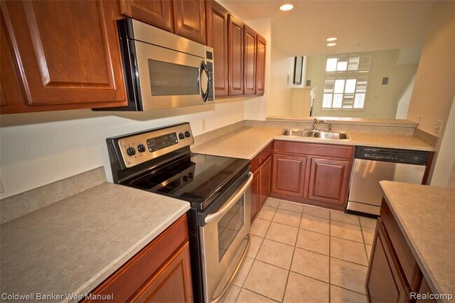 Foto del edificio - 3229 Newbury Pl
