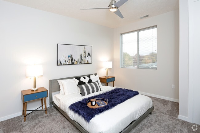 Bedroom - Square at 48 CLO