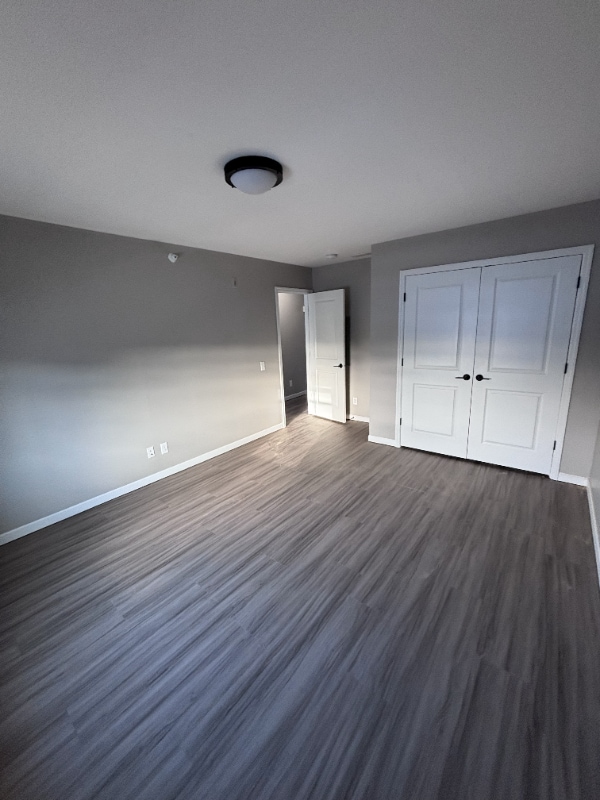 Foto del edificio - 609 1st Ave SW