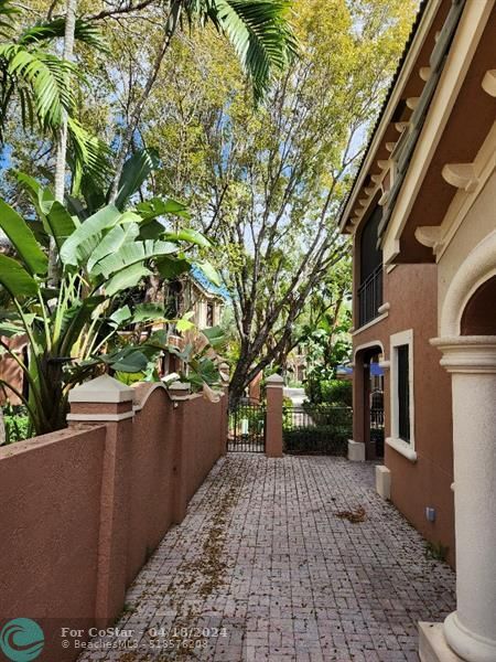 Foto del edificio - 2880 Kinsington Cir