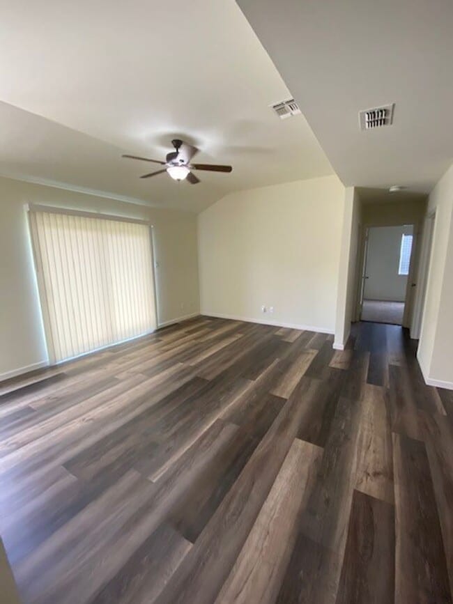 Foto del edificio - Lakebend