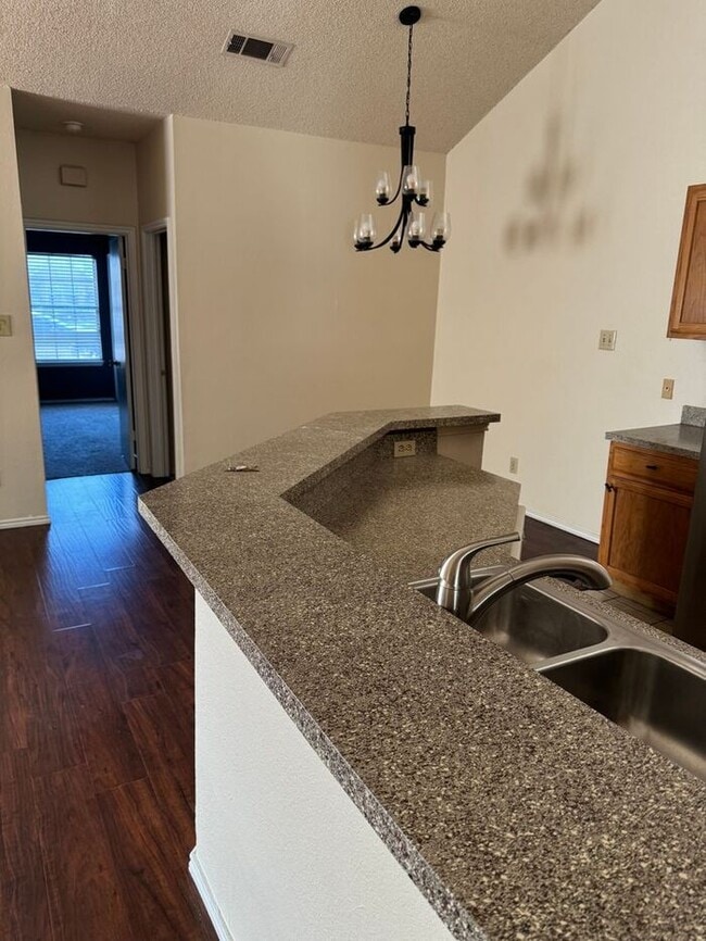 Building Photo - Cozy 2 Bedroom Duplex for rent in Euless !!