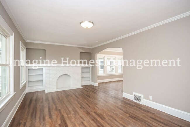 Building Photo - 2216 Northland Ave