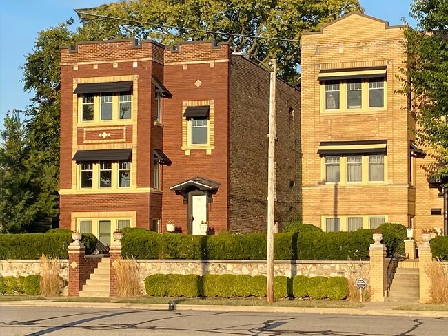 Building Photo - 108 S Notre Dame Ave